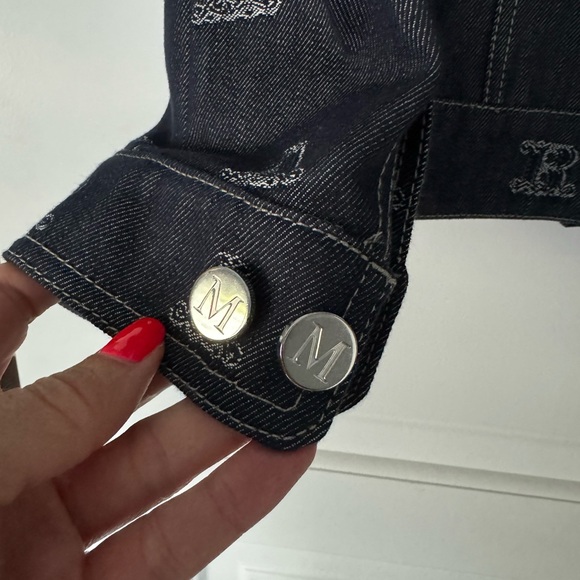 Brand new MAX MARA ‘M’ Logo Structured Jean Jacket with Signature ‘M’ Buttons - Picture 4 of 8